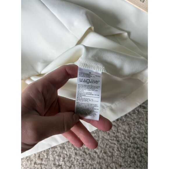 NEW Banana Republic Covered Button Blouse size M Snow Day White - Picture 11 of 11